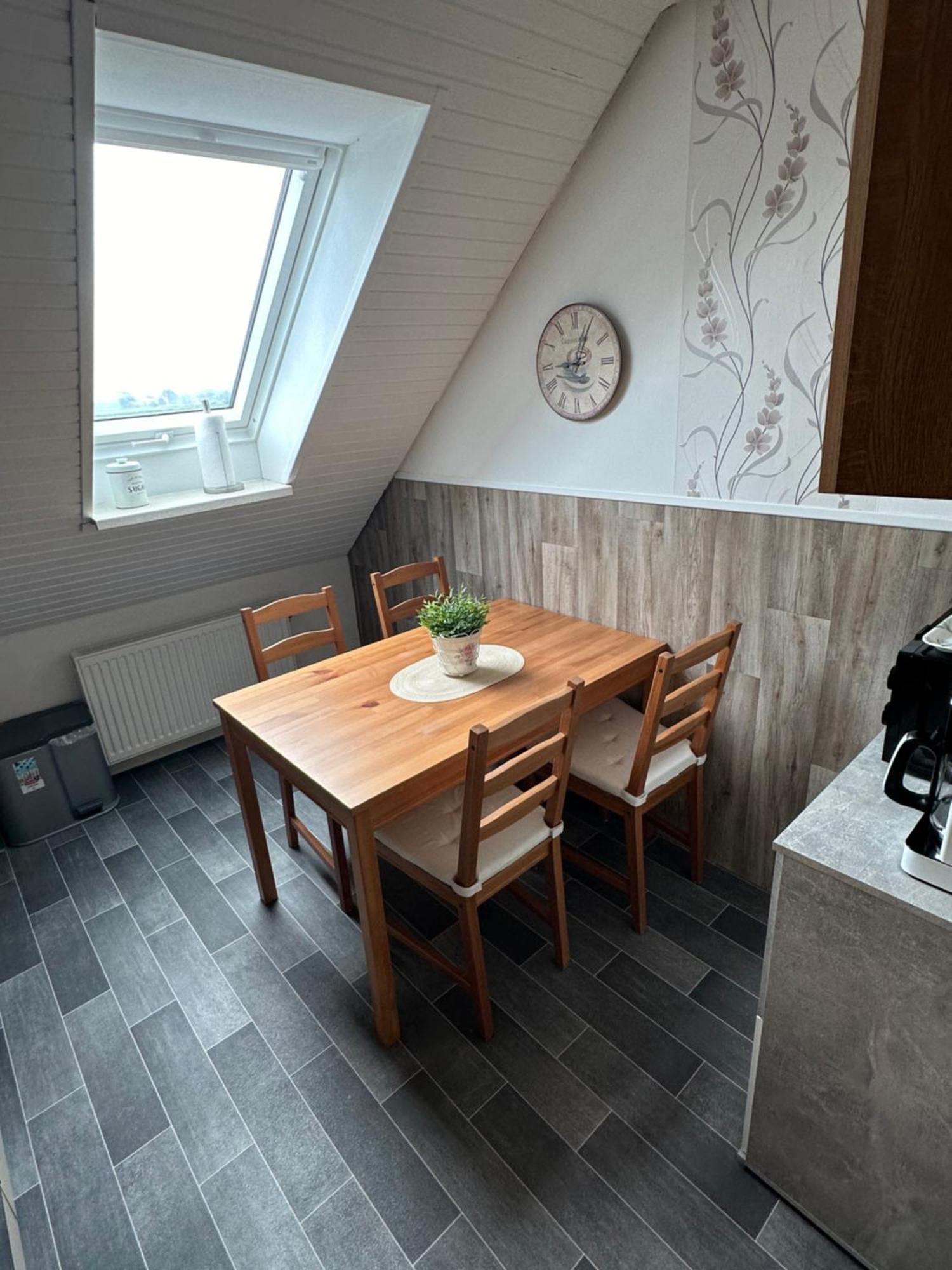 Rosenhaus Esens - Wohnung Backbord Kültér fotó